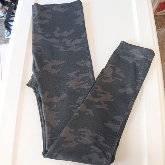 SPANX Camouflage Leggings - Blue and Black - Picture 3 of 15